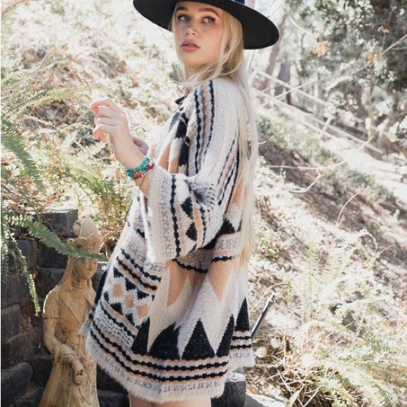 113. LAST 1! AZTEC TRIBAL PONCHO Cardigan sweater duster black tan multicolor - Picture 2 of 4